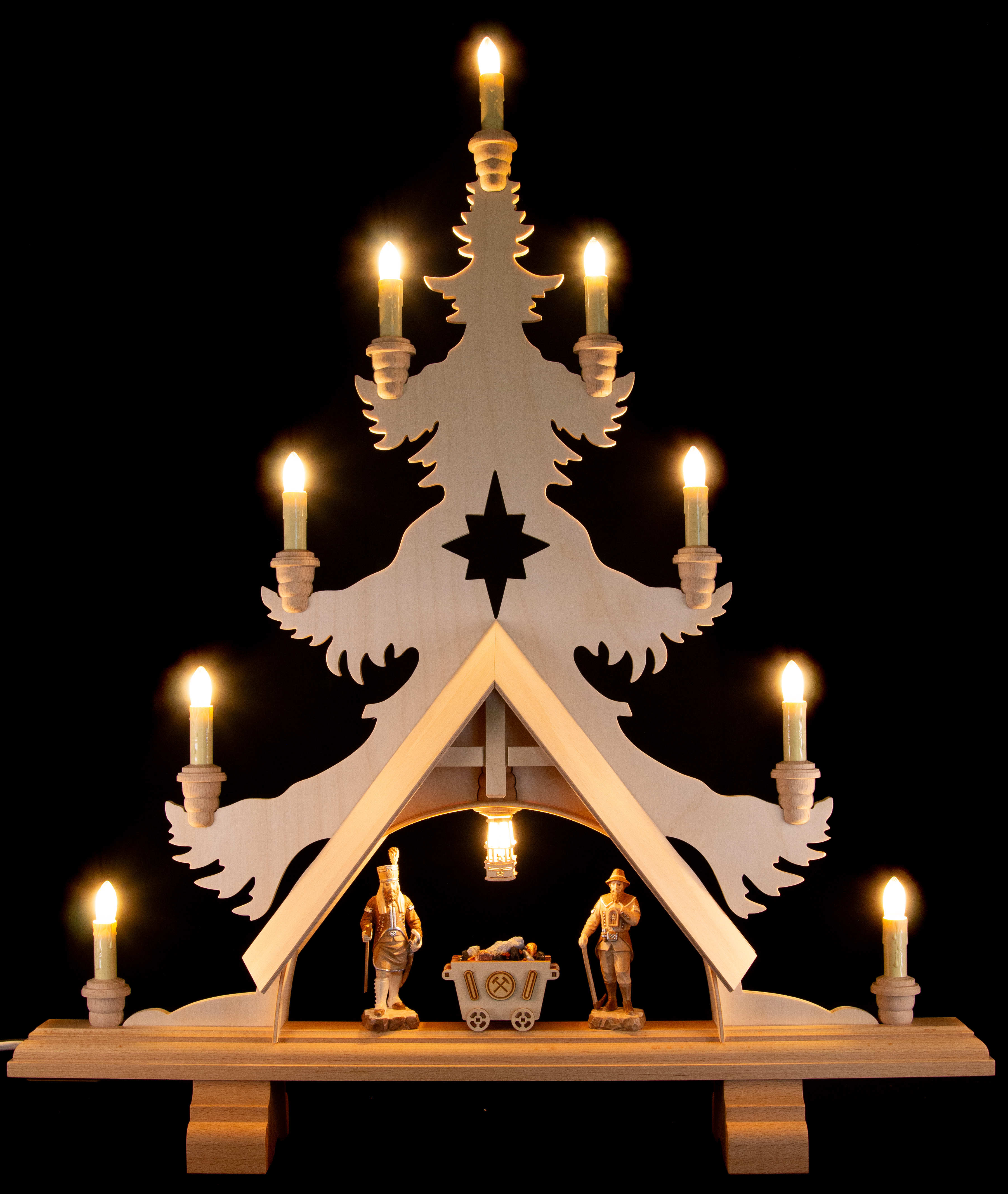 Strahlende Eleganz aus dem Erzgebirge: Die Lichterspitzen von Holzkunst Dost